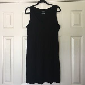 Black sleeveless dress